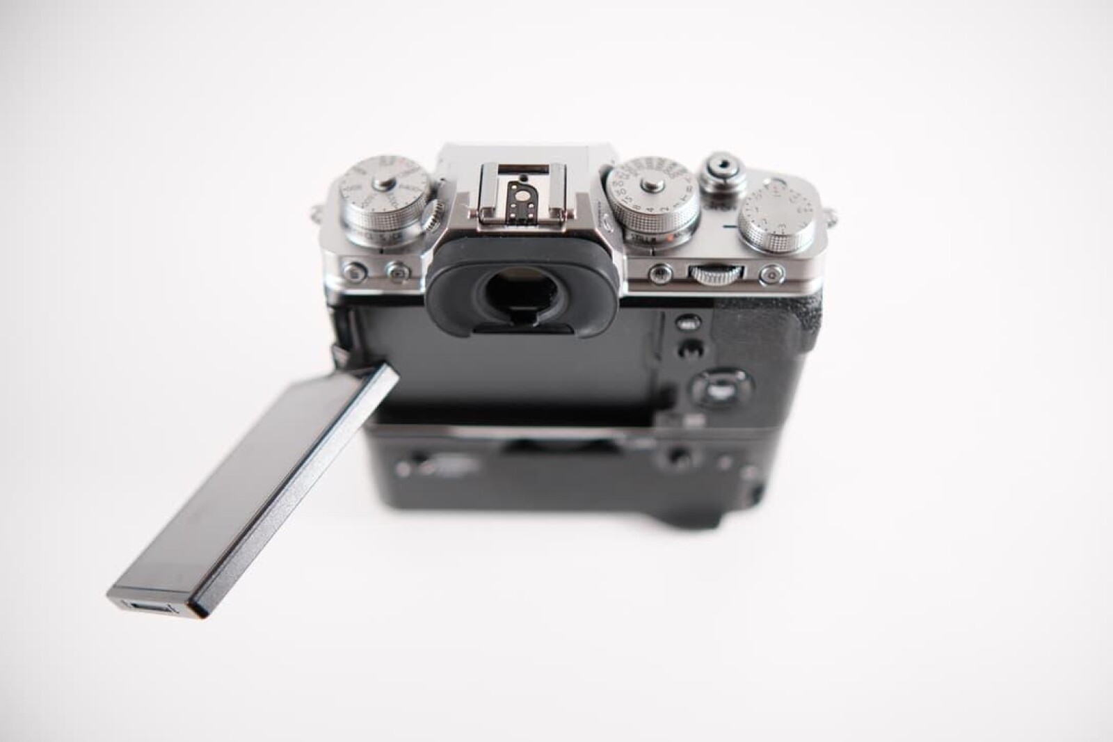 Fujifilm XT-4 avec grip vertical VG-XT4 - Photo 3 sur 7