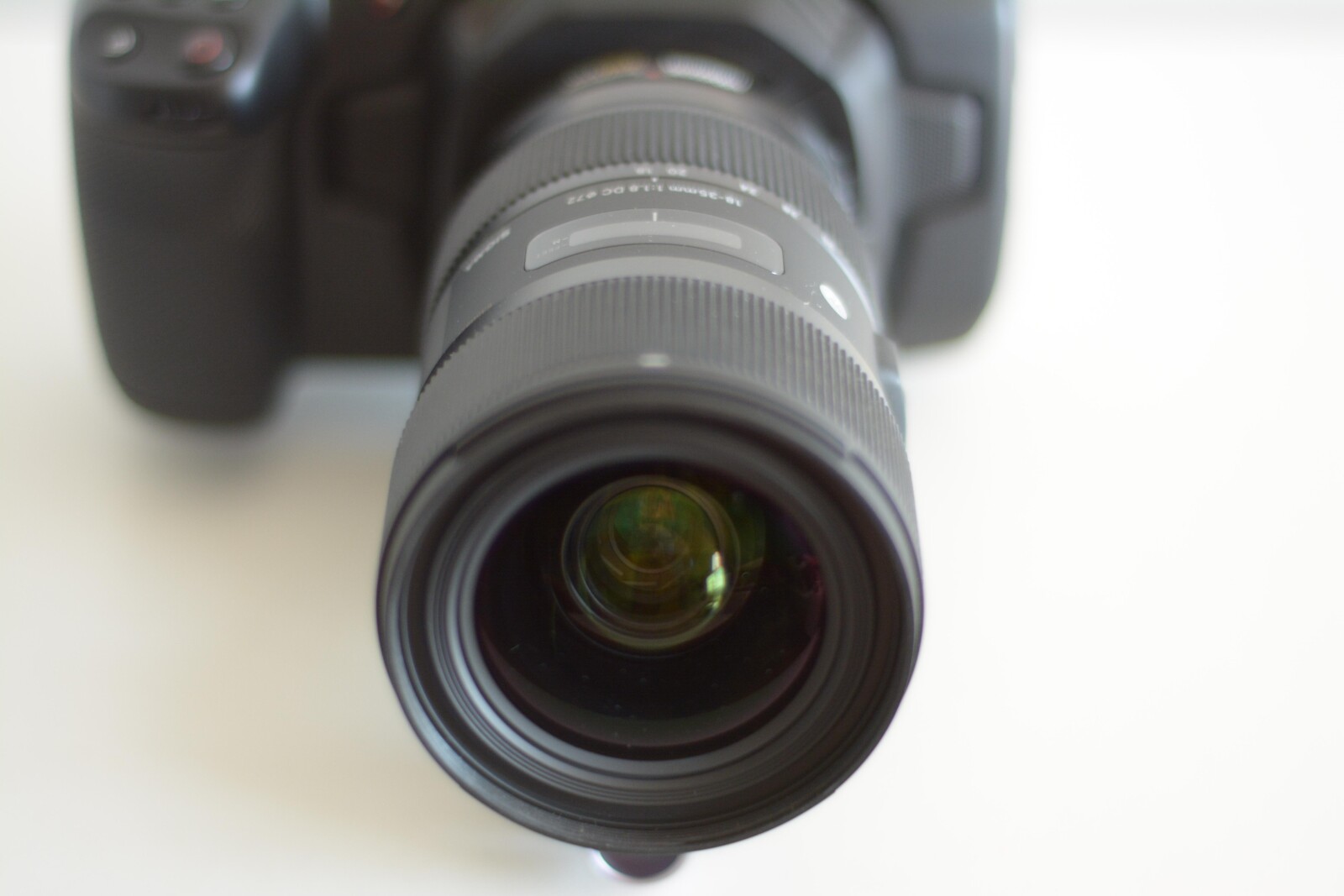 Optique Sigma 18-35 f1.8 monture EF (Canon) - Photo 2 sur 3