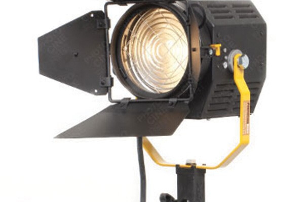 Location DeSisti Fresnel - Magis 300w/500w/650w - Lightyshare