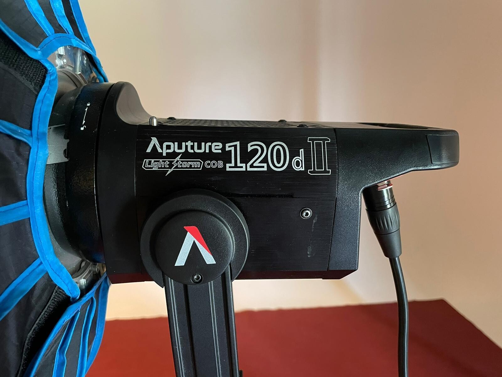 Aputure 120D MARK II + Accessoires = Prêt à Tourné - Photo 2 sur 3