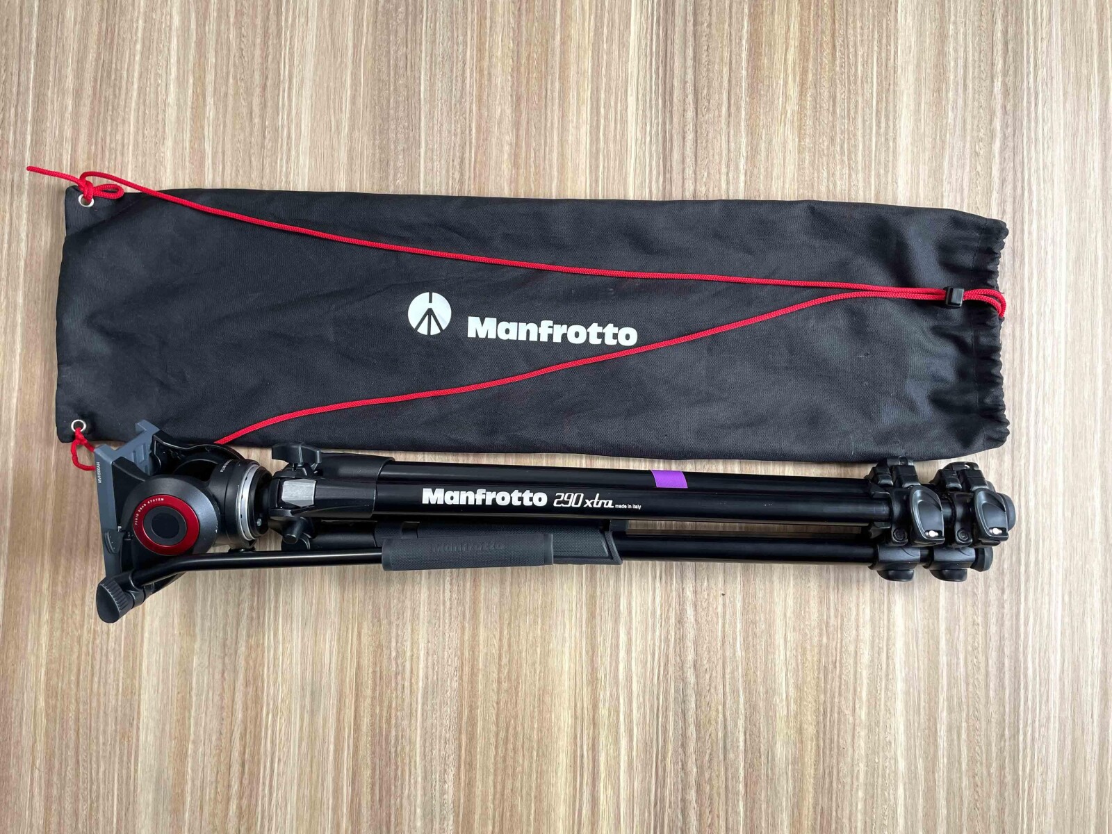 Trépied Manfrotto + Tête fluide - Photo 1 sur 1