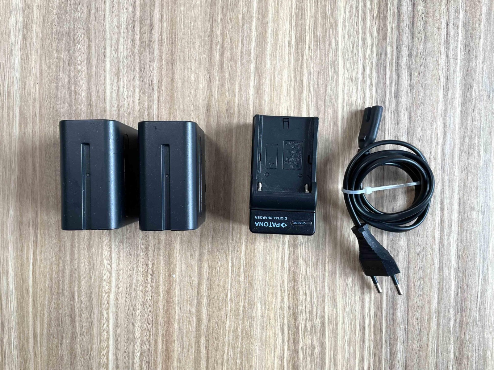 Batteries Sony NP-F970 (Chargeur inclus) - Photo 1 sur 1