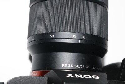 Location Sony Alpha 7III + objectif FE 28-70MM  / 3.5-5.6 + 1 batterie + 1 chargeur