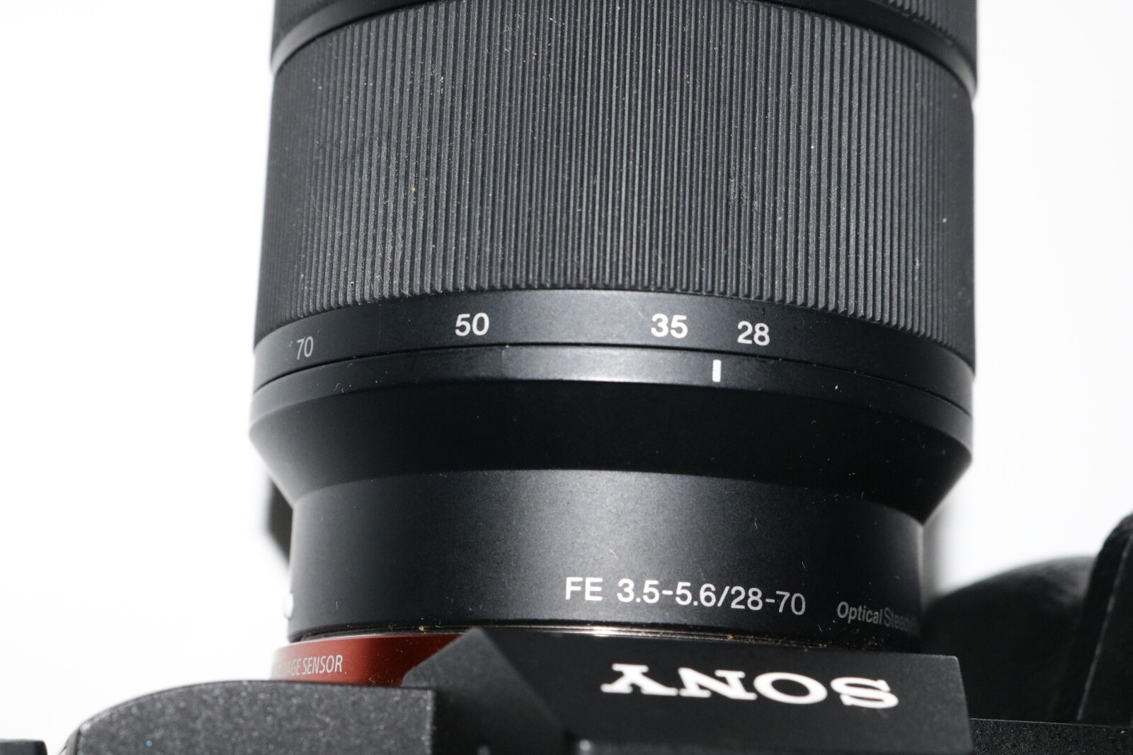 Sony Alpha 7III + objectif FE 28-70MM  / 3.5-5.6 + 1 batterie + 1 chargeur - Photo 2 sur 2