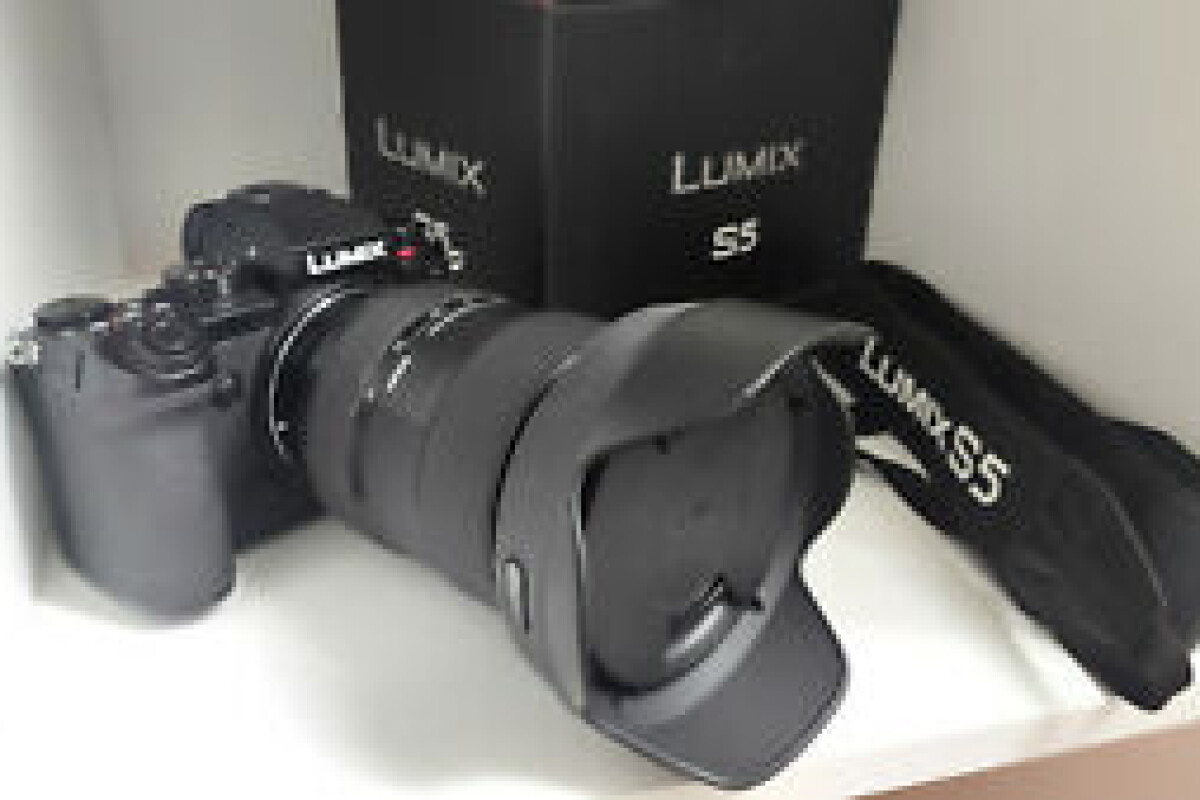 Location Panasonic Lumix S5 + carte SD + Objectif 24-70 2.8 sigma - Lightyshare