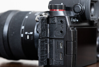 Location Panasonic Lumix S5 + carte SD + Objectif 24-70 2.8 sigma
