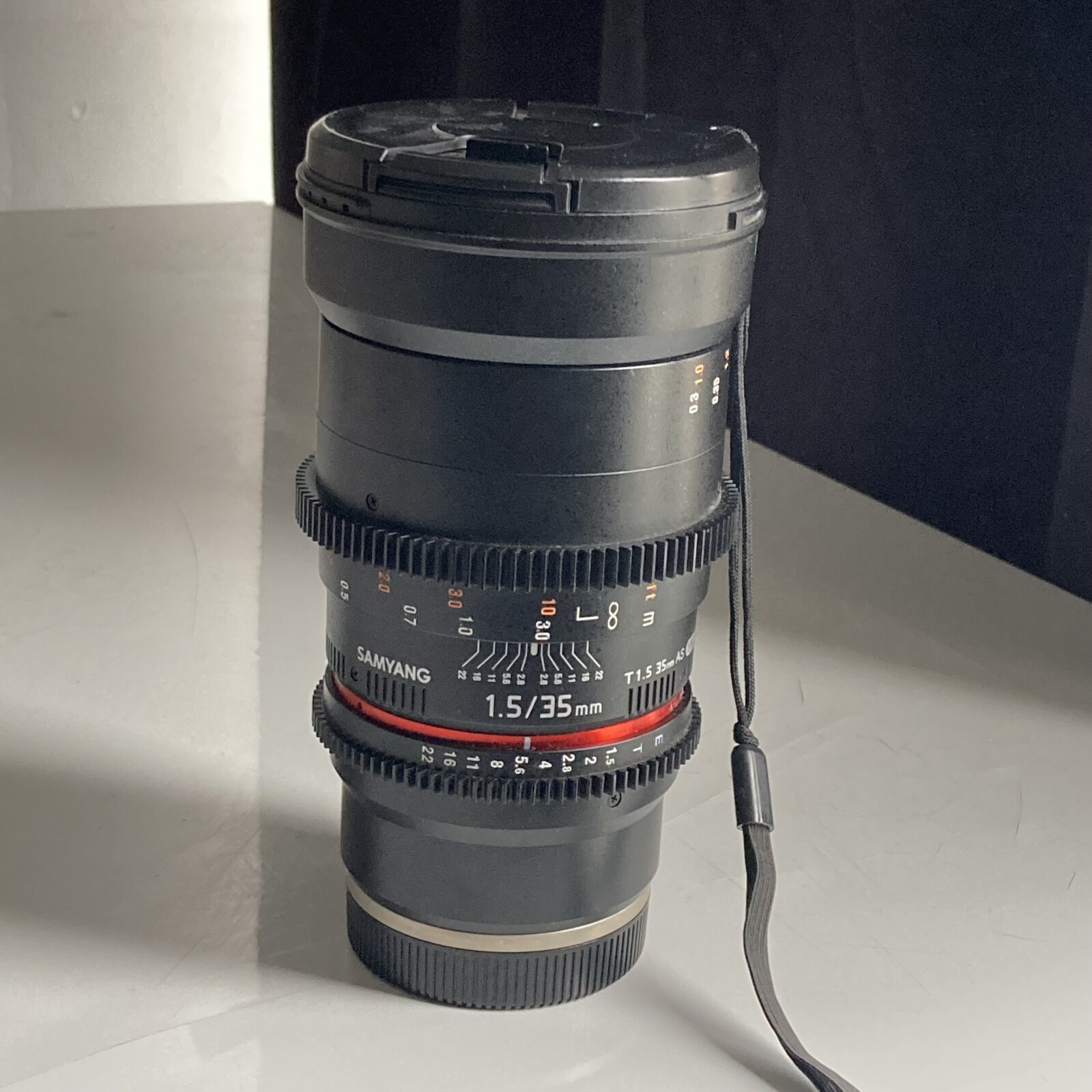 Samyang 35mm T1.5 VDSLR II - Photo 1 sur 3