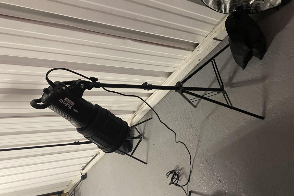 Location Godox SL 60W   avec fresnell ou nid de guepe  - Lightyshare