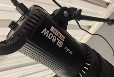 Location Godox SL 60W   avec fresnell ou nid de guepe 
