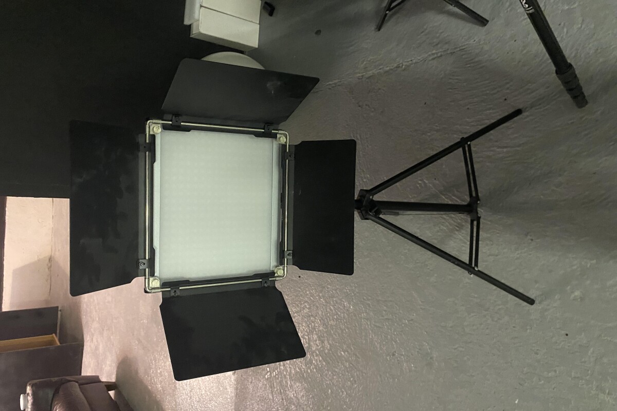 Location Pack 3 Neewer RGB 480  - Lightyshare