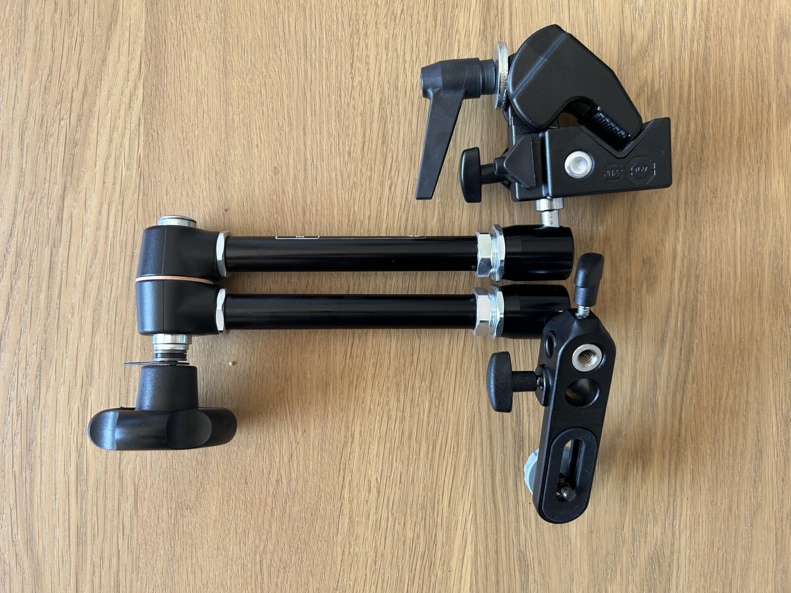 Bras Magique Manfrotto 244 avec Super Clamp 035 - Photo 1 sur 4