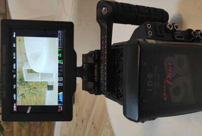 Location RED Gemini 5K avec accessoires Red, un kit batterie et 1 cartes 1T. Disponible en monture Canon EF 