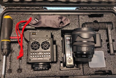 Location RED Gemini 5K avec accessoires Red, un kit batterie et 1 cartes 1T. Disponible en monture Canon EF 
