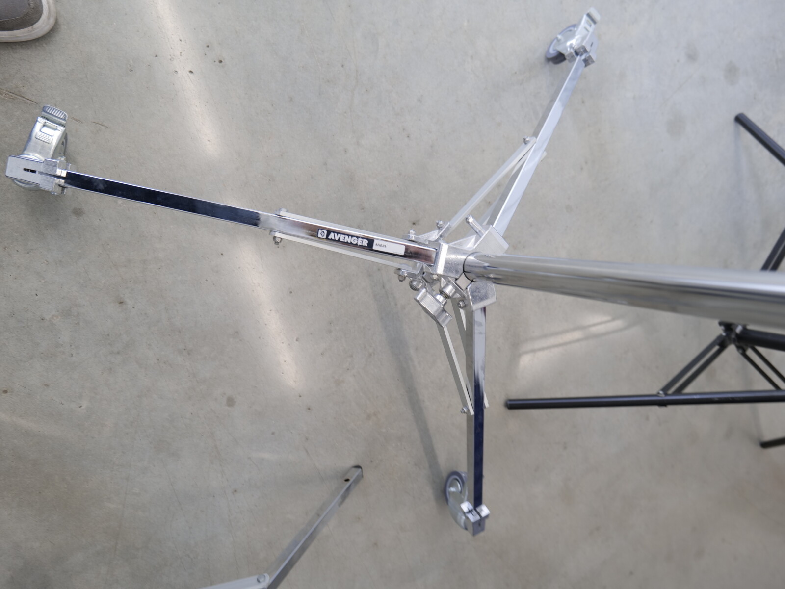 Avenger Pied de 1000 Acier - Photo 2 sur 3