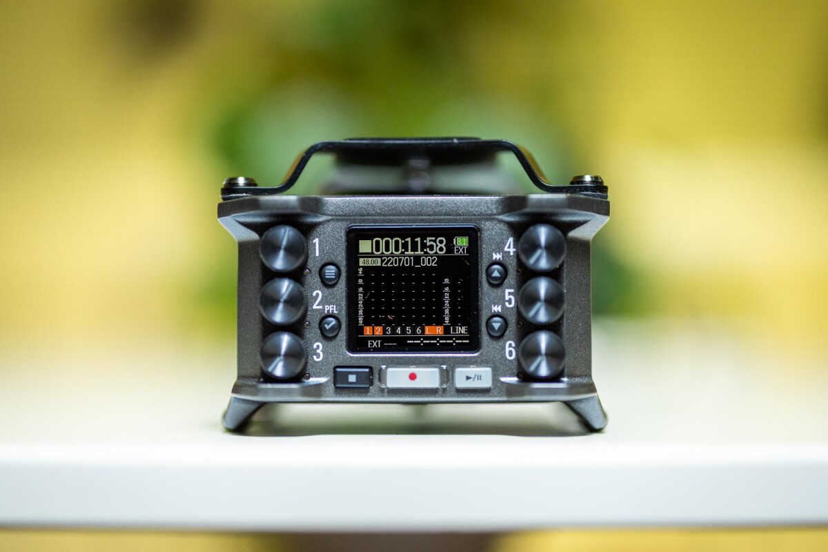 Location Zoom F6 Enregistreur Mixette Audio 6 entrées - Lightyshare
