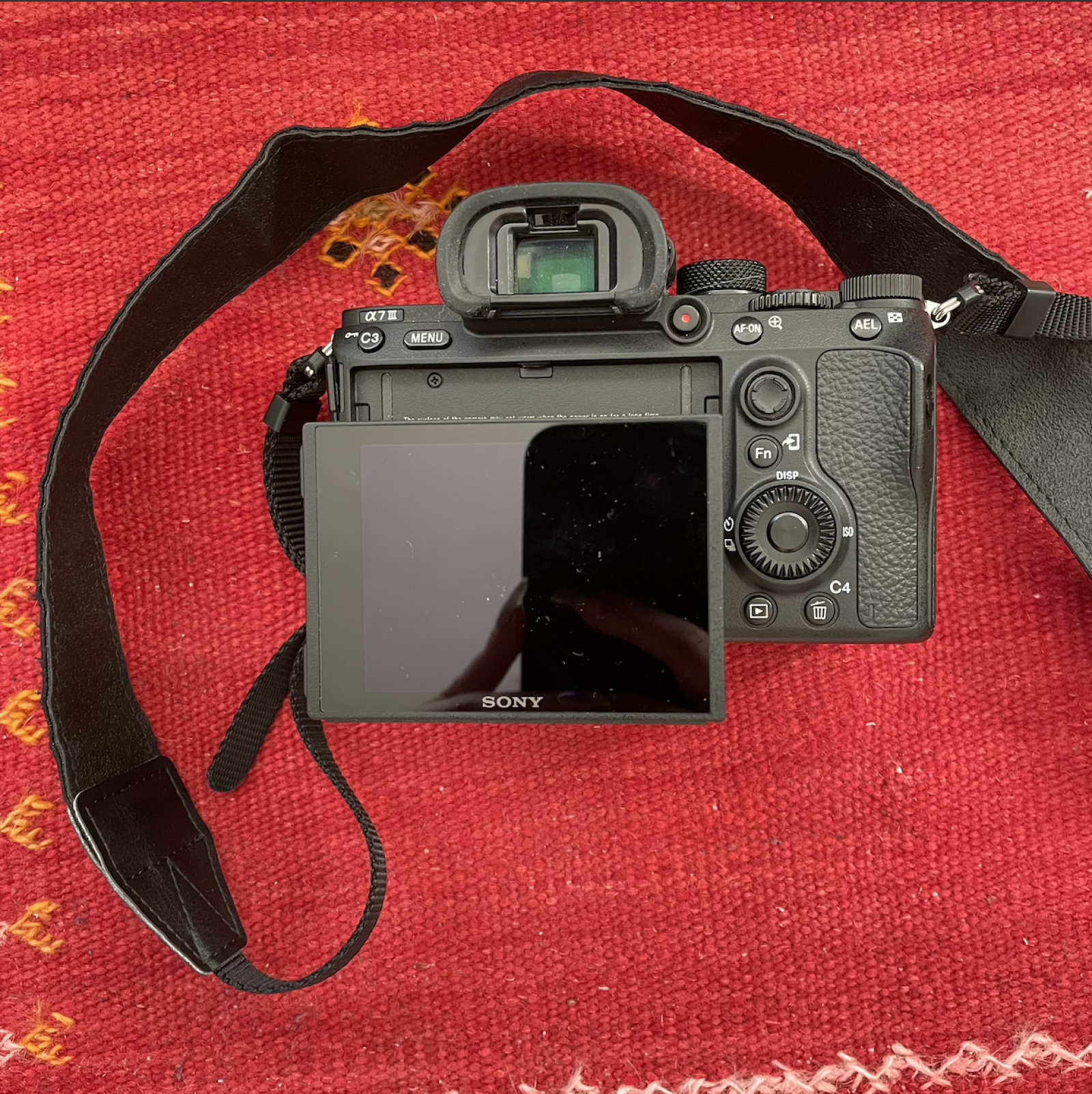 Sony Alpha 7 III + 50mm f/1.8 + 28mm f/2 - Photo 3 sur 3
