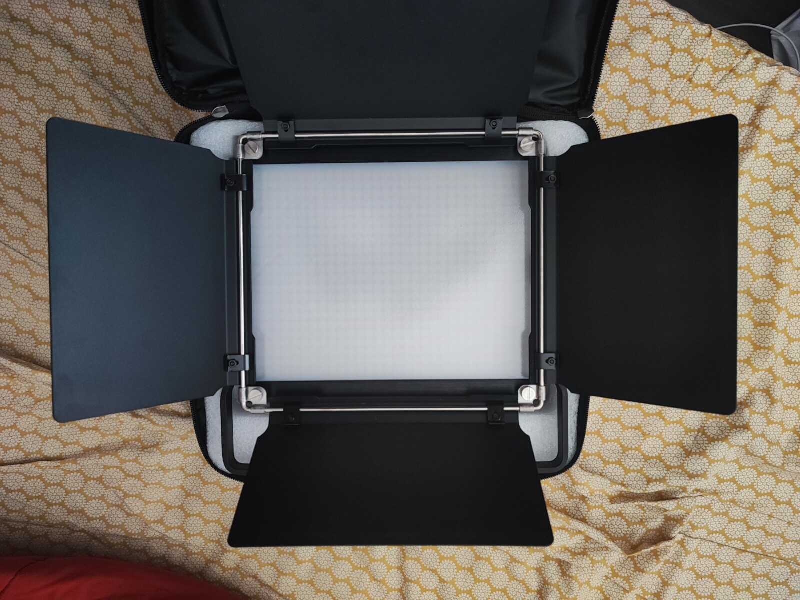 Neewer 660 LED Panneau (x2) - Photo 4 sur 9