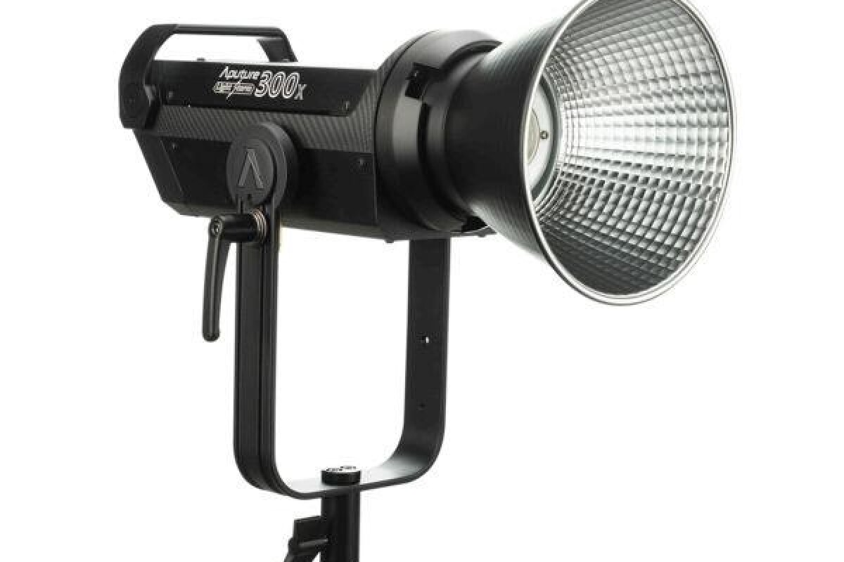 Location Aputure COB LS C300X - Lightyshare