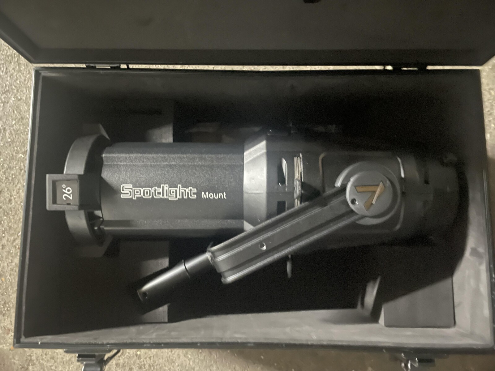 Kit Aputure Spotlight 26° - Photo 1 sur 2