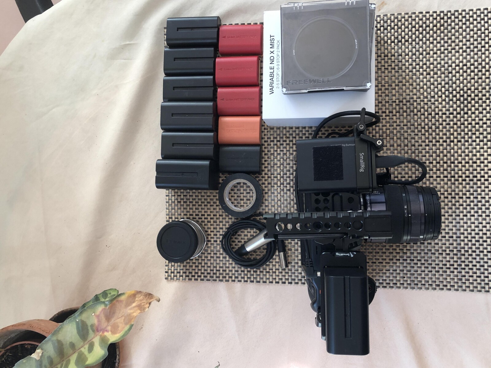 Blackmagic Design Pocket 4K (BMPCC4K) kit - Photo 2 sur 5