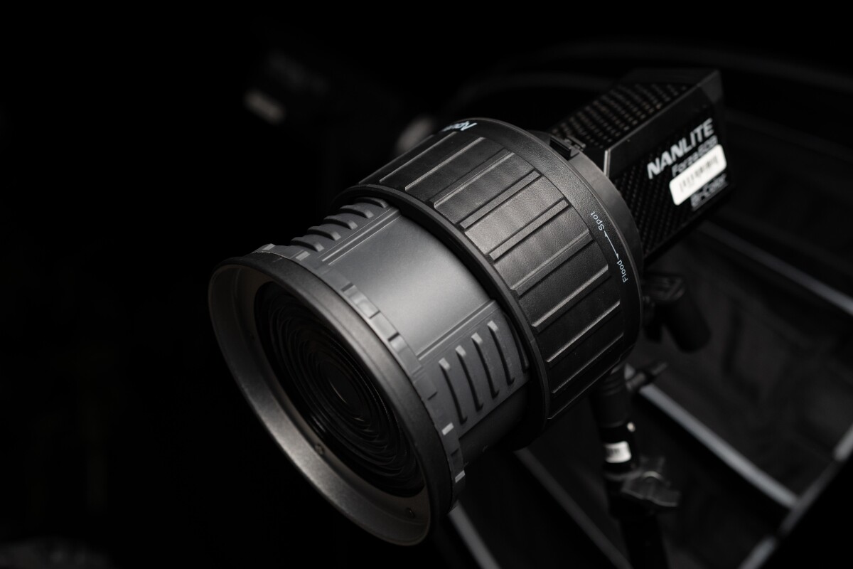 Location Aputure Fresnel 2X - Lightyshare