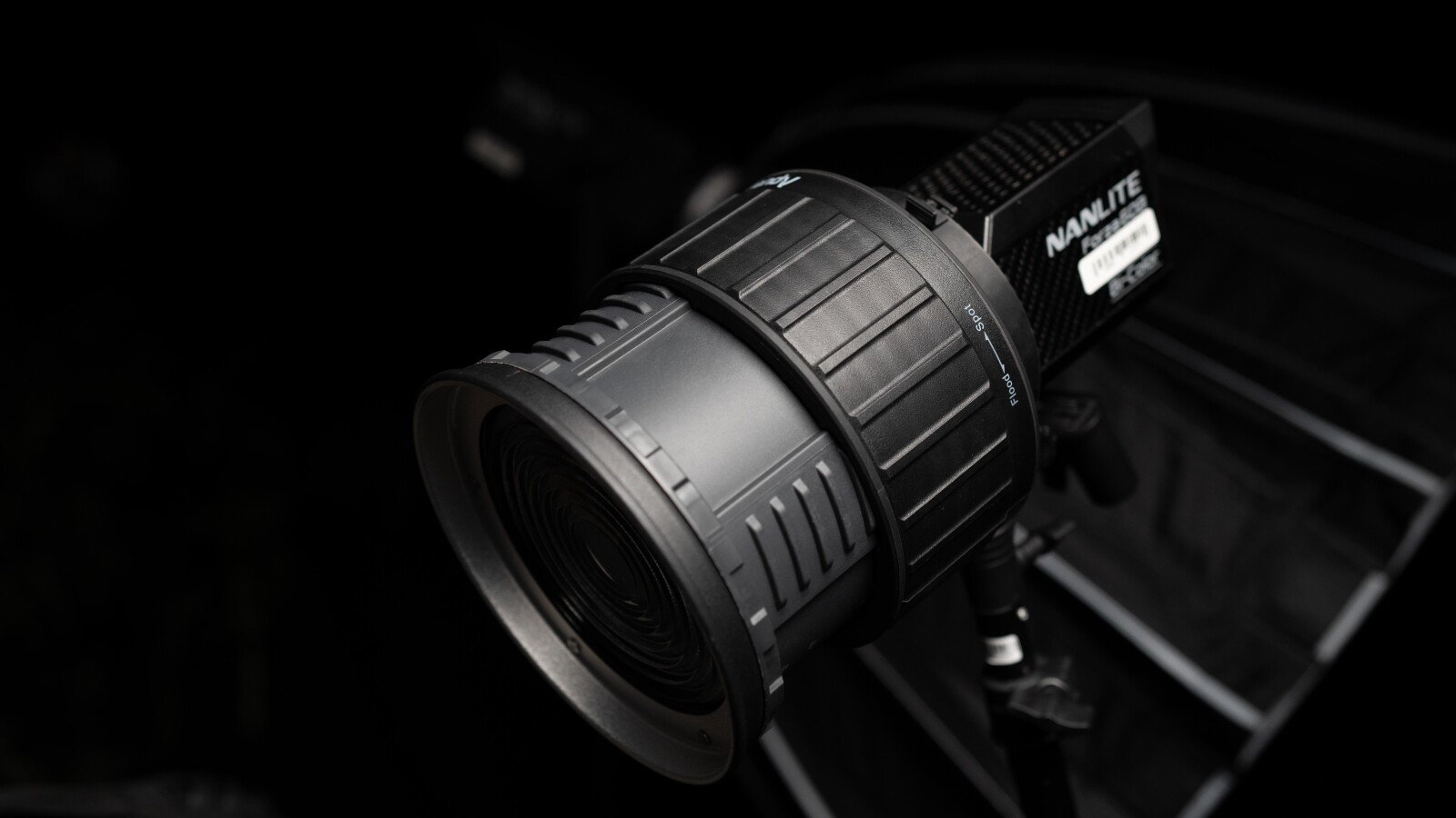 Aputure Fresnel 2X - Photo 1 sur 3