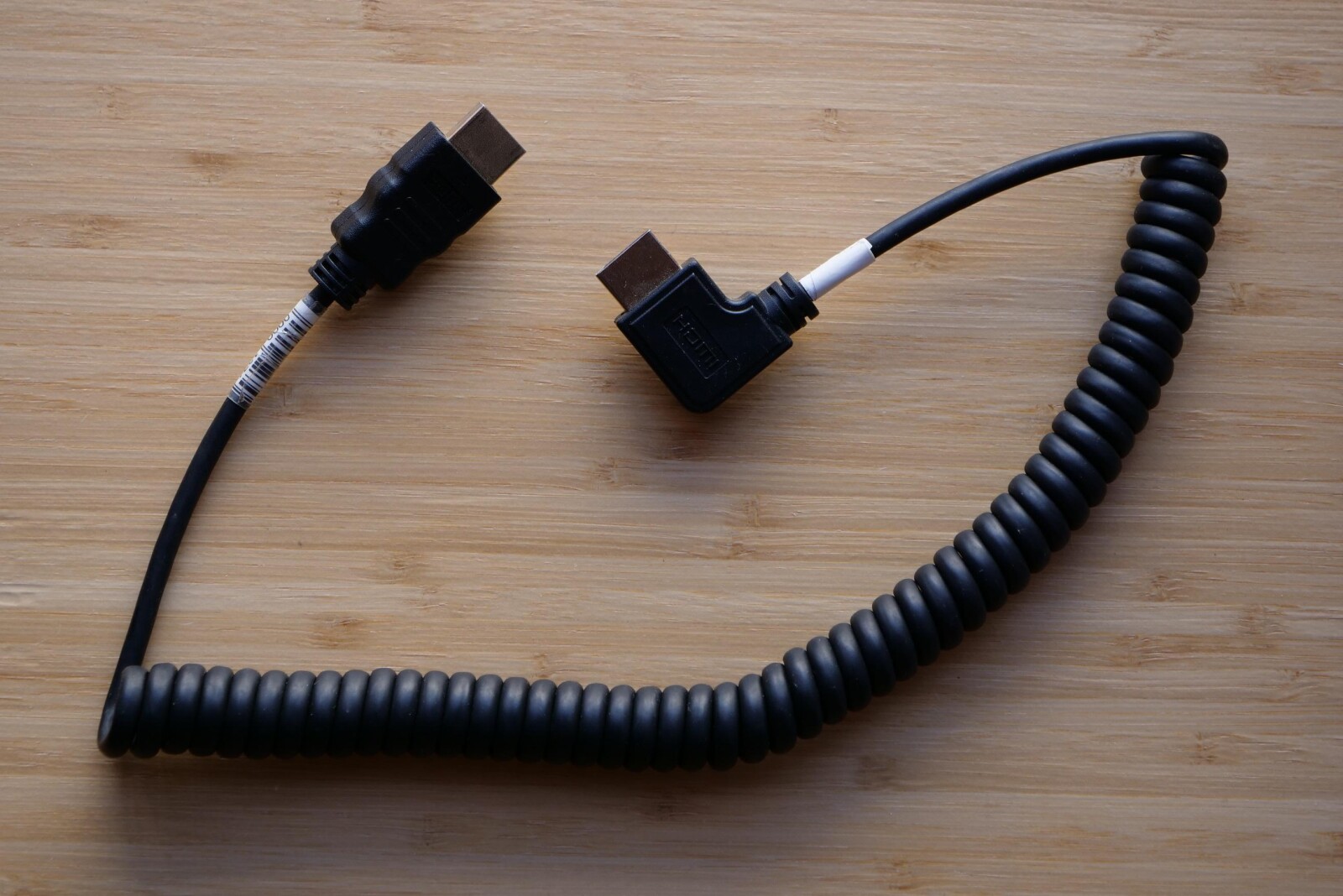 Câble HDMI spirale droit coudé 30cm - Photo 1 sur 1