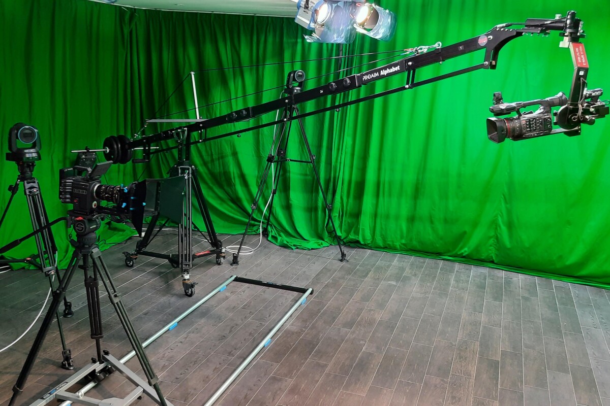 Location Grue PROAIM Alphabet 21ft (6,5m) + Trepied + Dolly  - Lightyshare