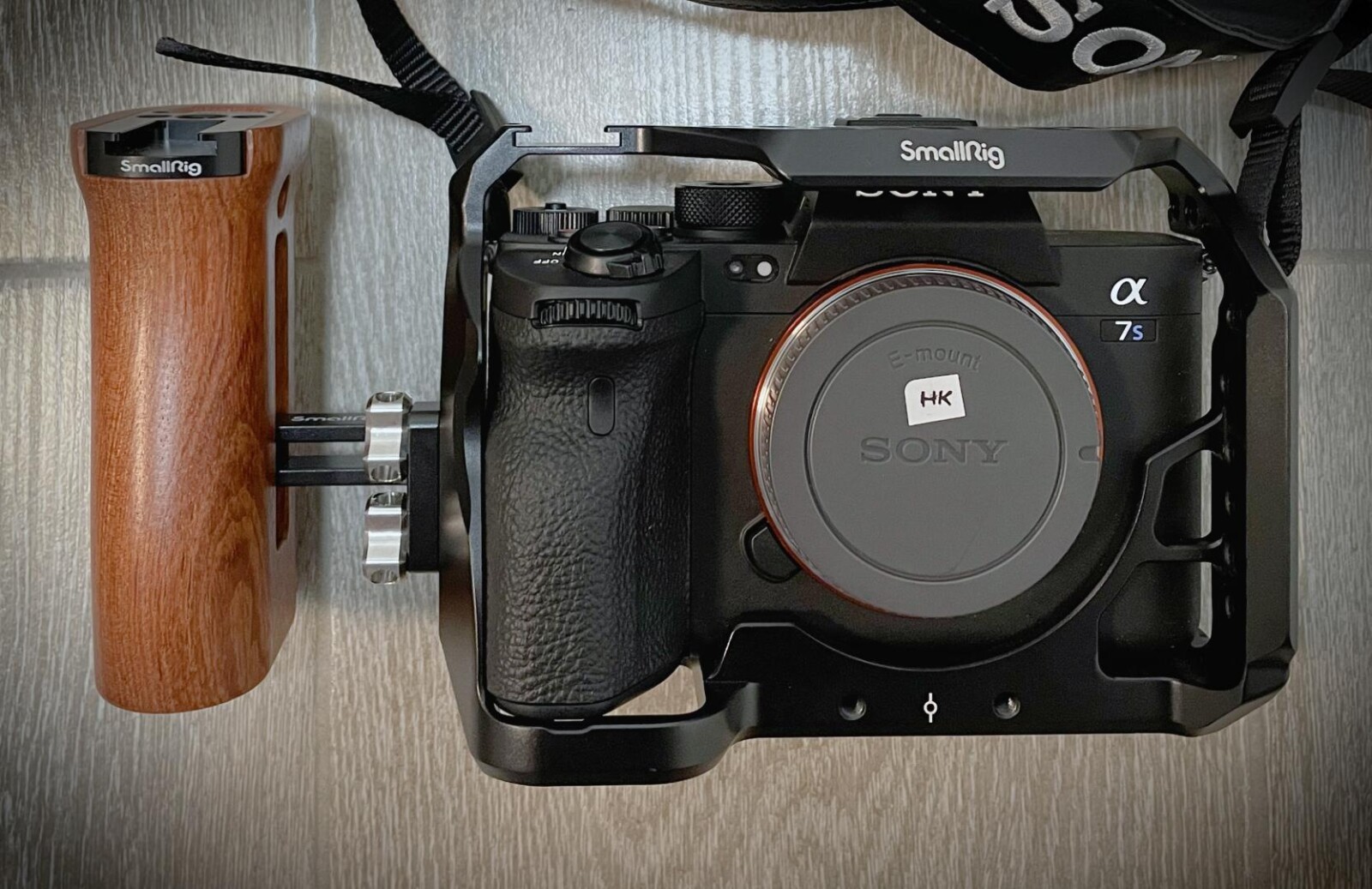 Kit Sony Alpha 7S III + Objectif Sony 35mm f/1.4 + Kit Trépied via HK - Photo 4 sur 8