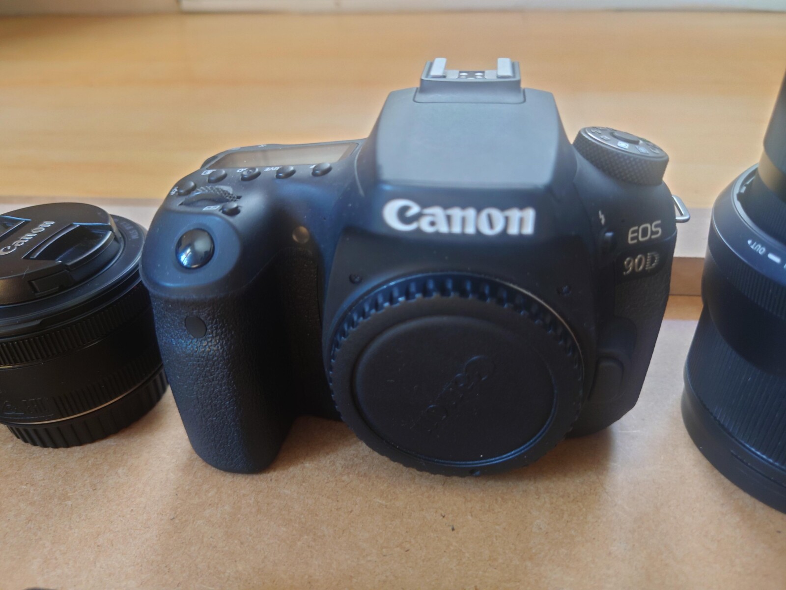 PACK CANON 90D | 2 OBJOS + BATTERIE + SD + HOUSSE Canon - Photo 3 sur 4
