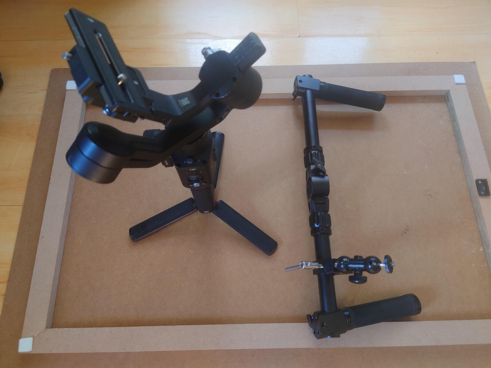 DJI RONIN SC + POIGNÉE SMALL RIG - Photo 2 sur 2
