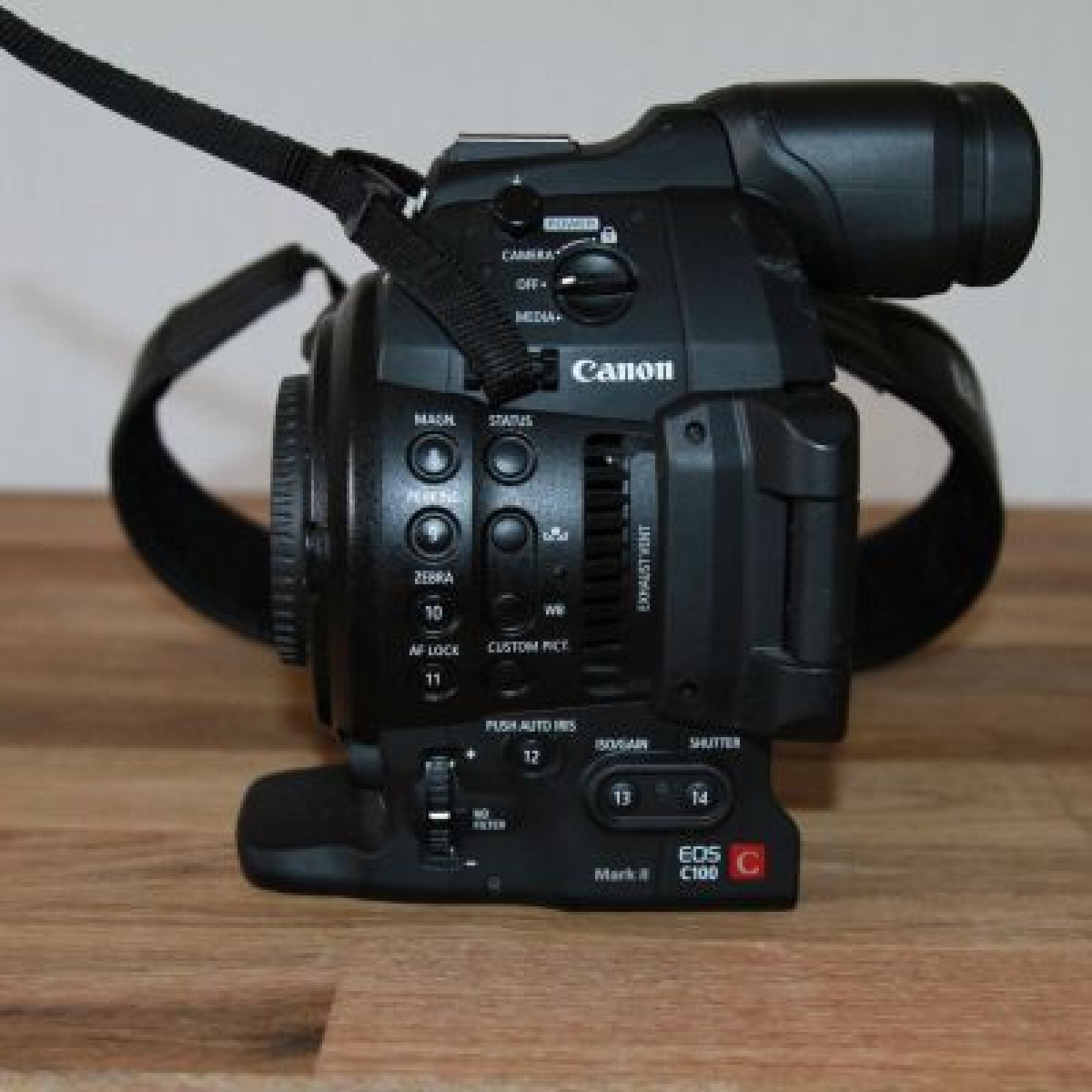 EOS C100 Mark II boitier nu - Photo 2 sur 5