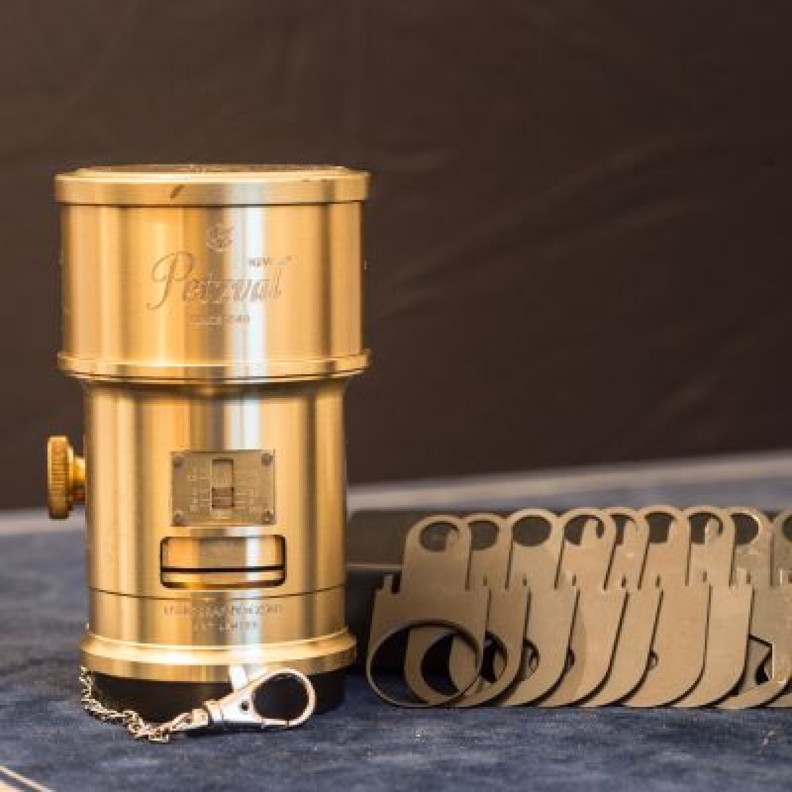 New Petzval Art Lens f2.2 / 85mm Monture Canon EF - Photo 1 sur 5