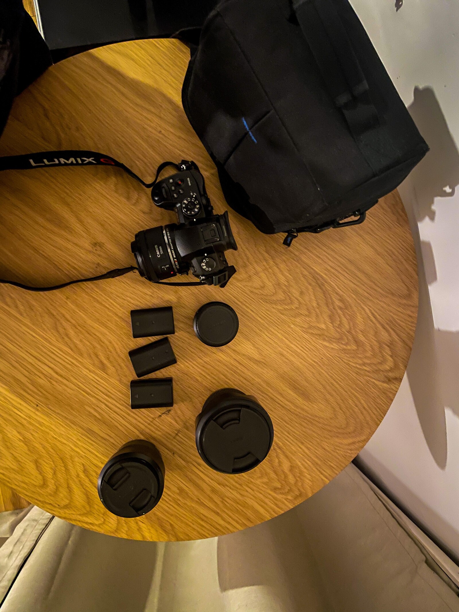 PANASONIC DC-GH5 + Drone DJI Mavic Air 2 Fly More Bundle + zhiyun crane2 - Photo 2 sur 4