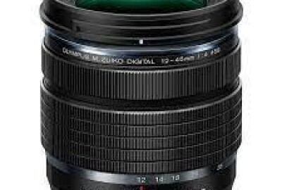 Location Panasonic GH5 + V-Log + Olympus12-40 mm f/2.8 + 3 batteries + 2 cartes SD 64go 150mb/s 
