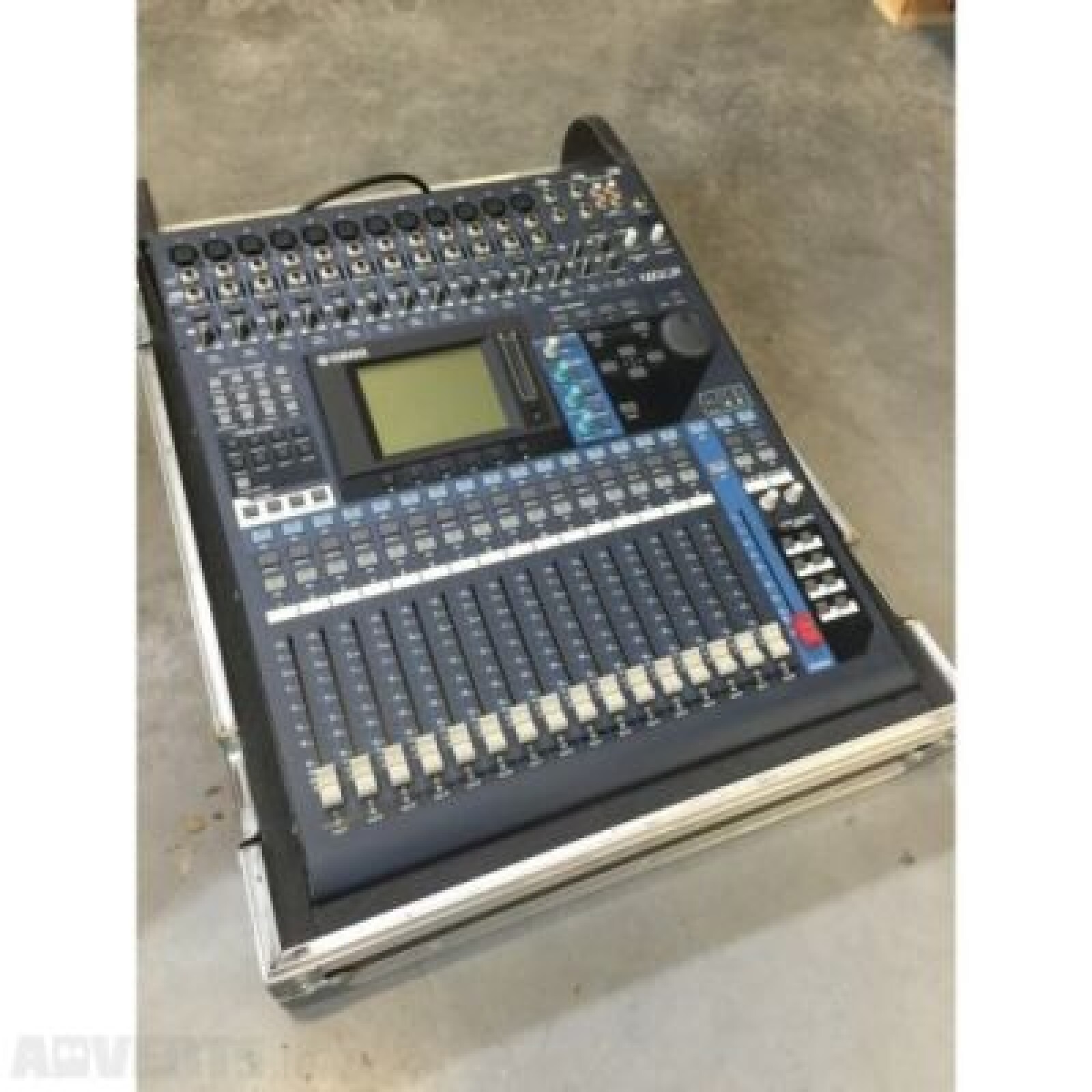 Yamaha 01V96 - Photo 1 sur 1