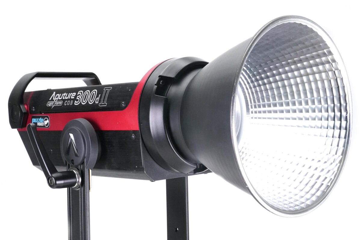 Location COB 300D Mark II + Mini Lightdome II - Lightyshare