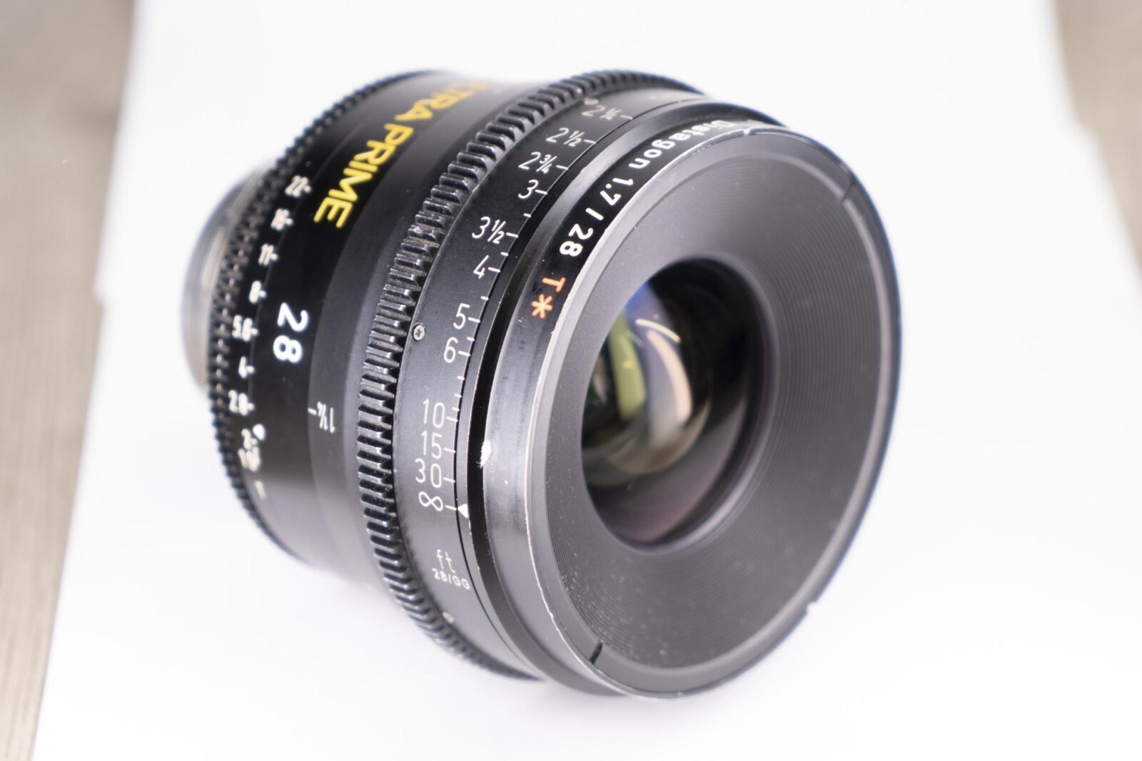 Arri Ultra Prime 28mm  - Photo 2 sur 3