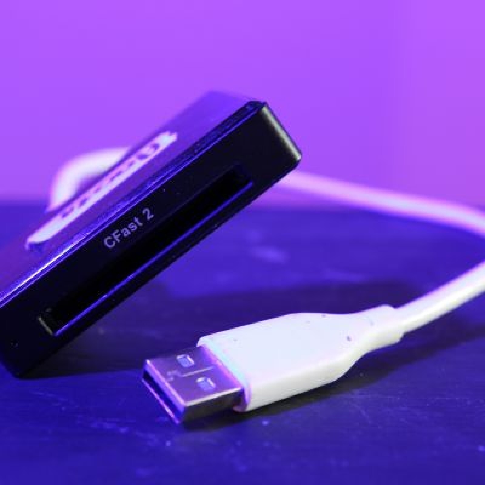 LECTEUR DE CARTE C-FAST - TRANSCEND - Photo 3 sur 3