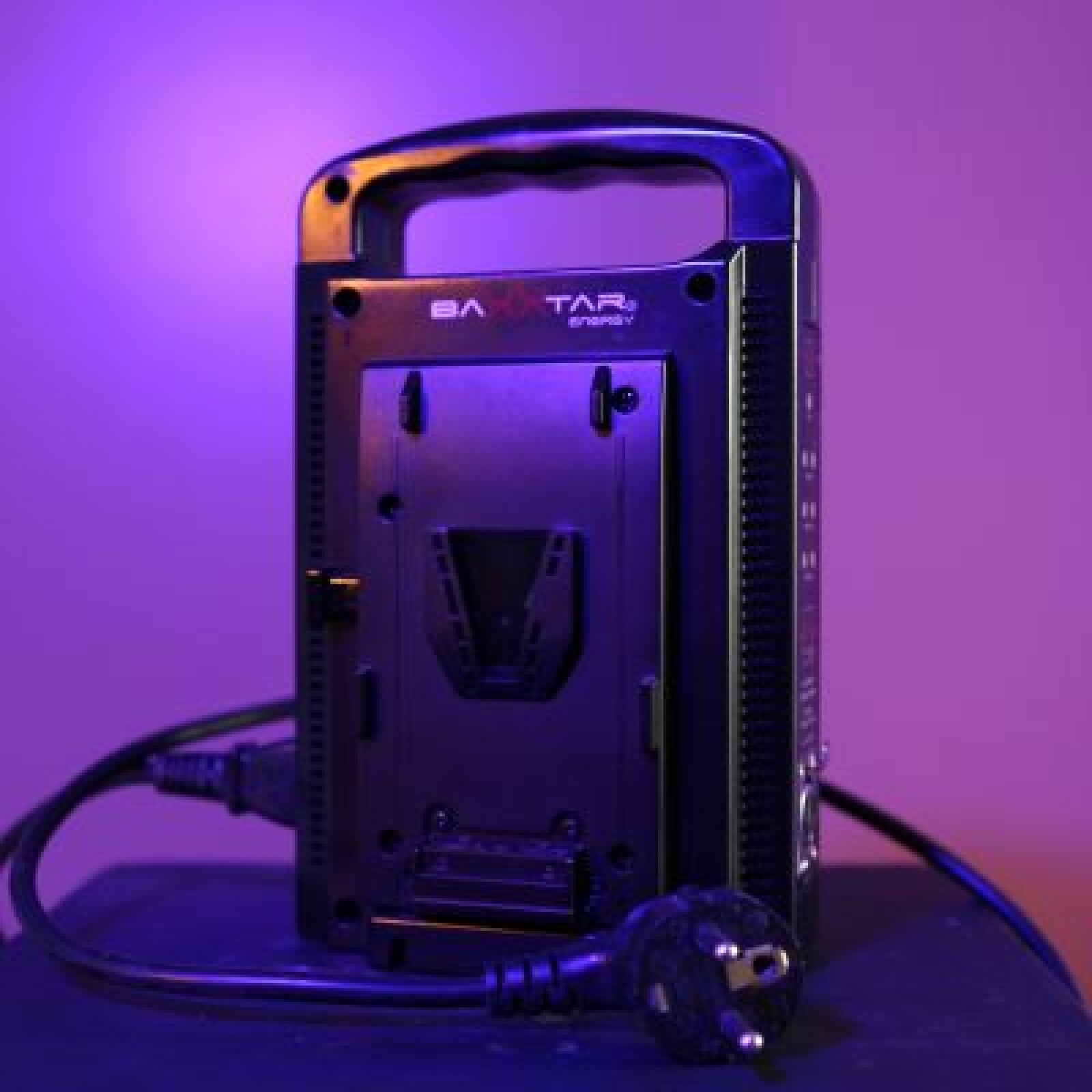 CHARGEUR V-LOCK - Photo 1 sur 4