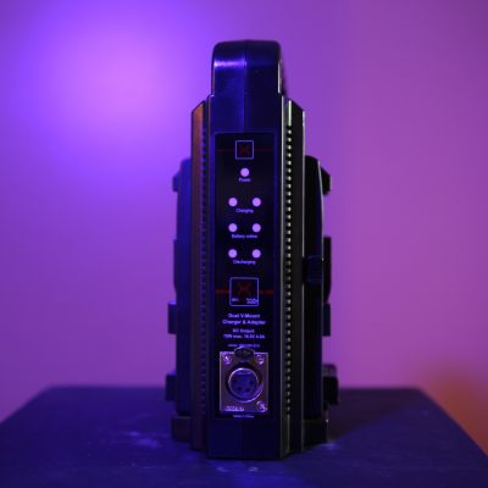 CHARGEUR V-LOCK - Photo 3 sur 4