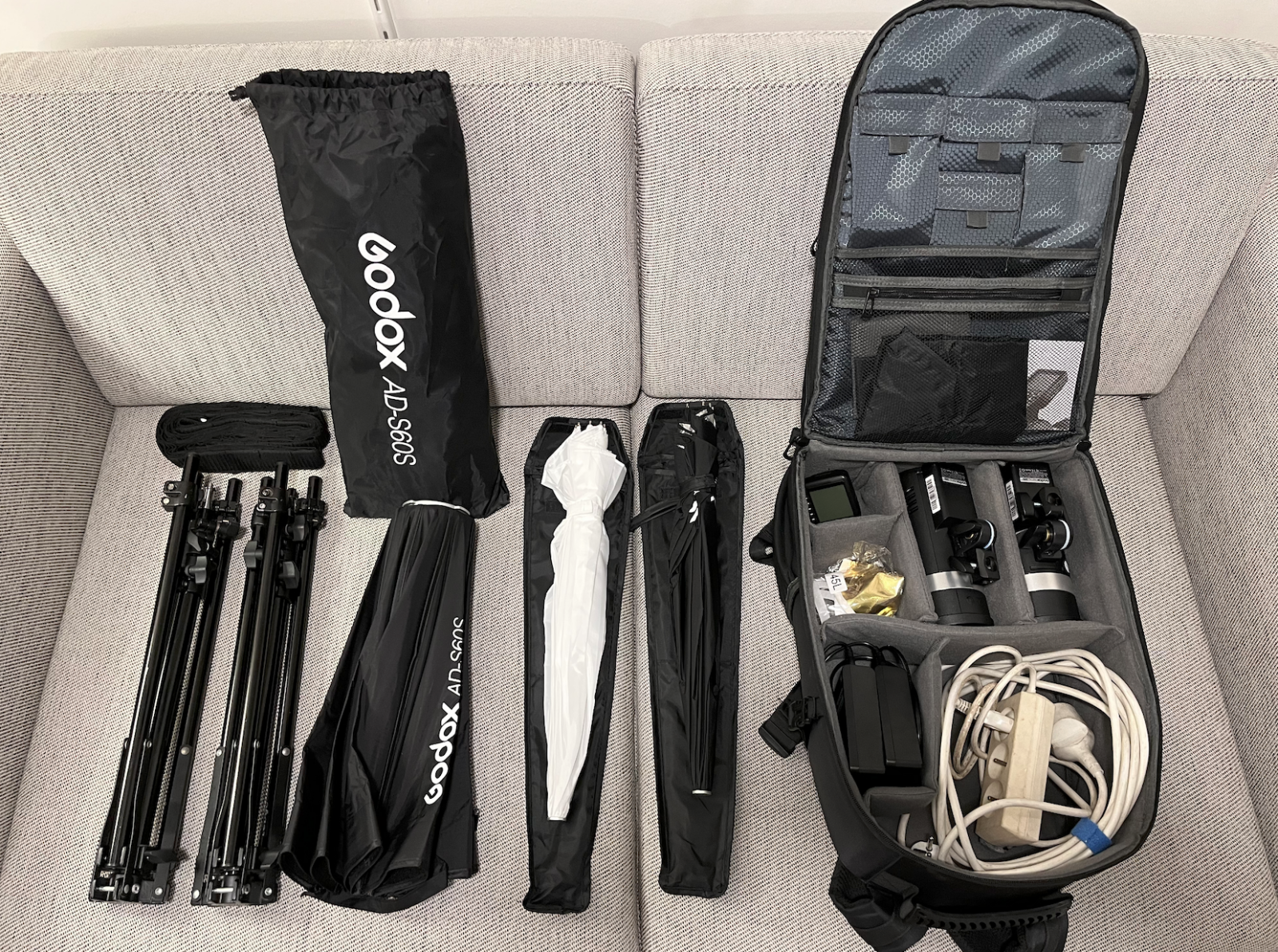 Kit flash Godox AD300Pro x2 + accessoires - Photo 4 sur 4