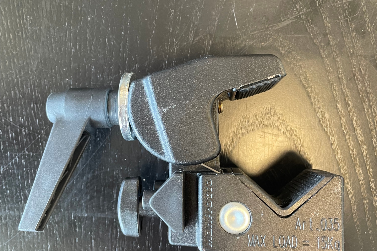 Location Super clamp 035 MANFROTTO - Lightyshare