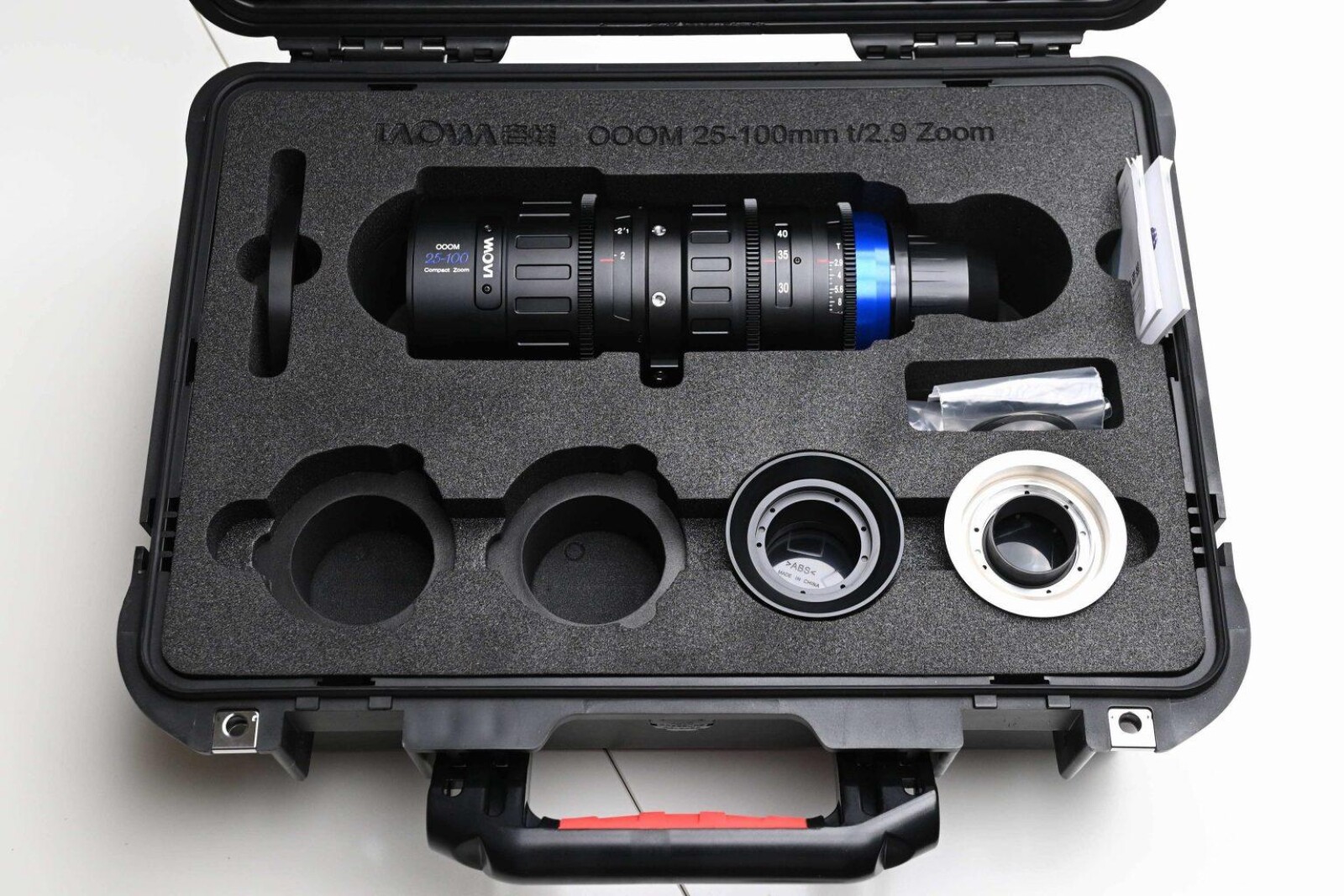 Laowa OOOM 25-100 T2.9 - Photo 1 sur 3