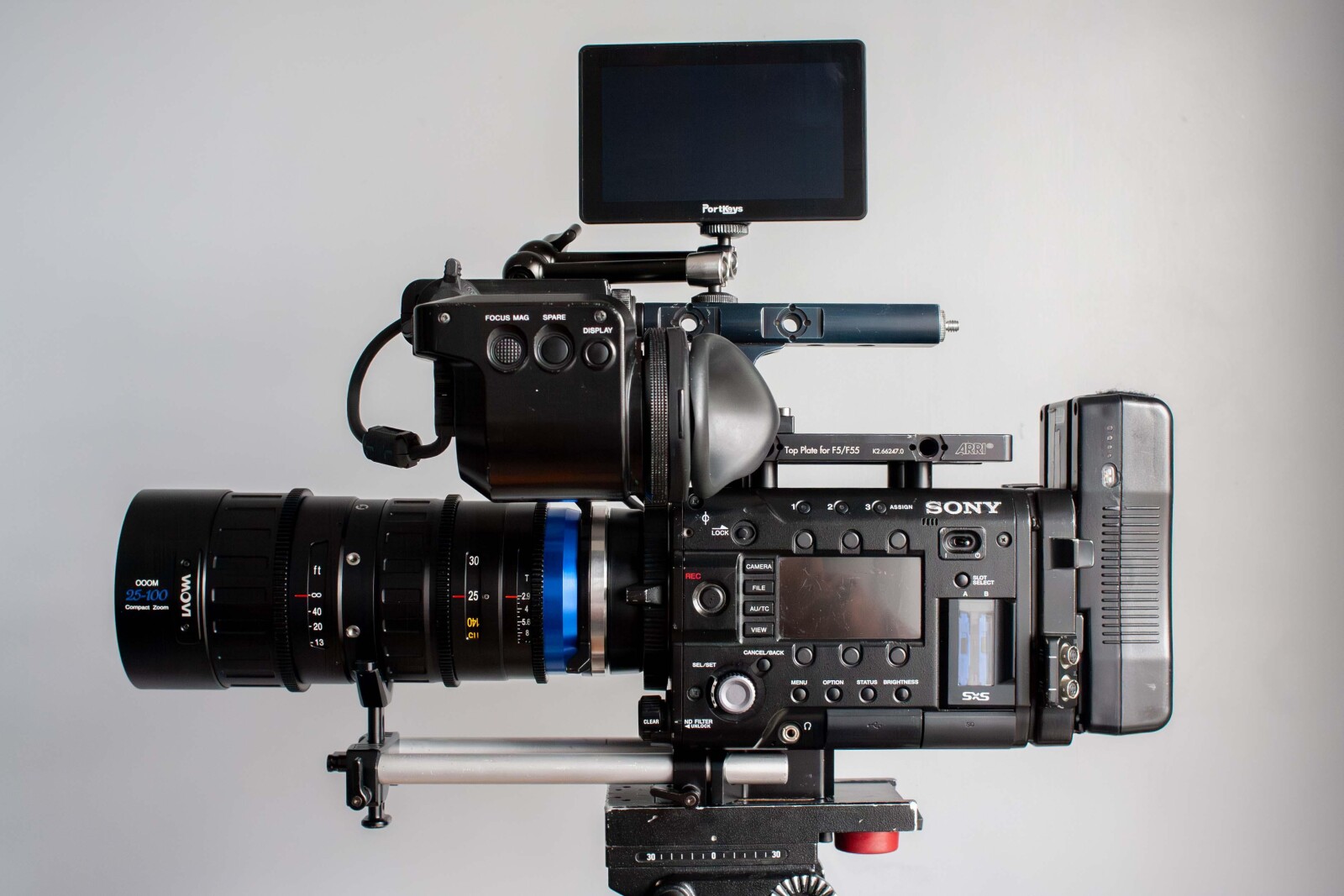 Pack Complet Sony PMW-F5 et Laowa OOOM 25-100 T2.9 - Photo 1 sur 4
