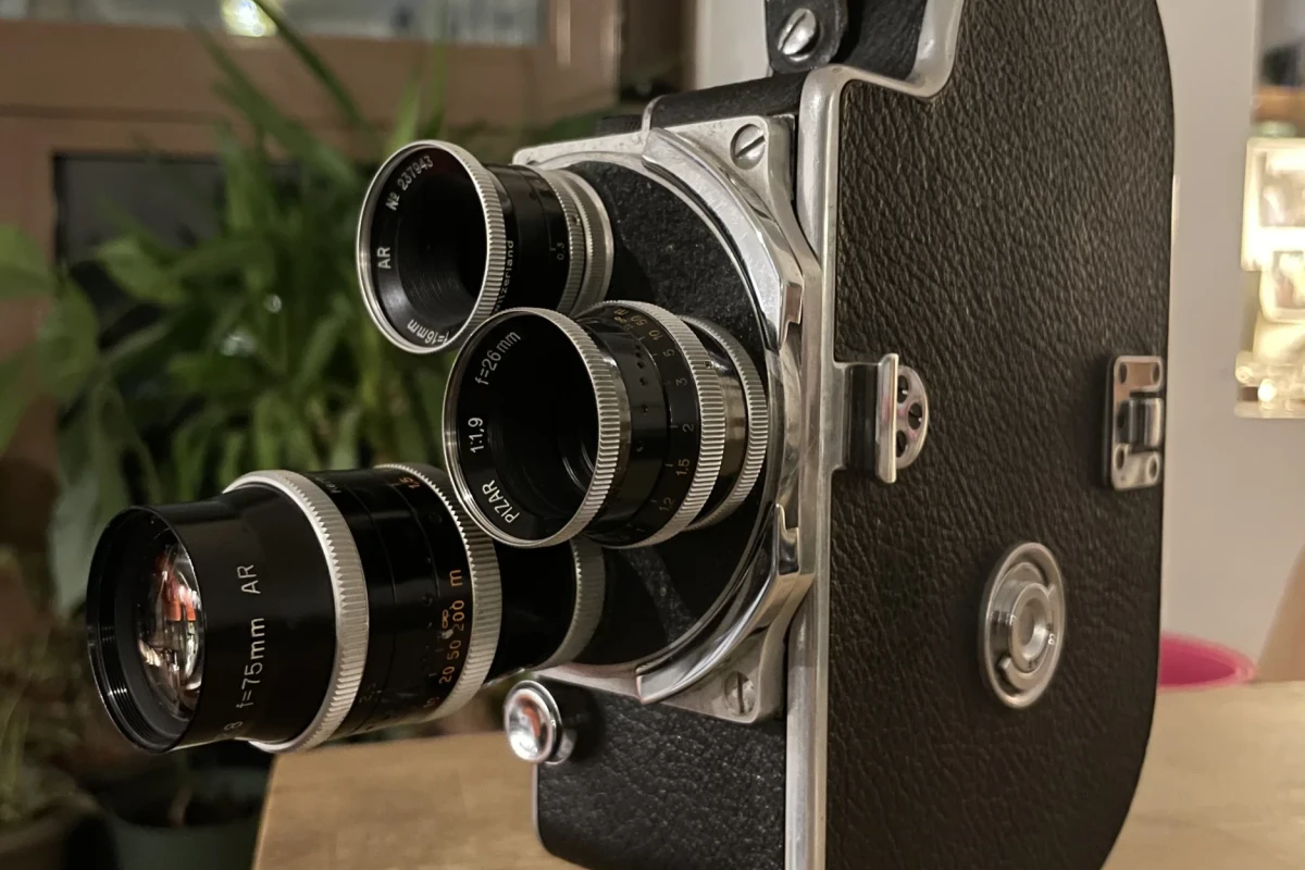 Location Bolex H16 - Lightyshare