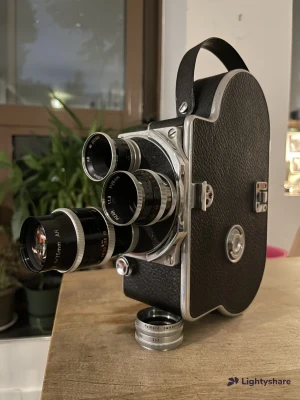 Location Bolex H16