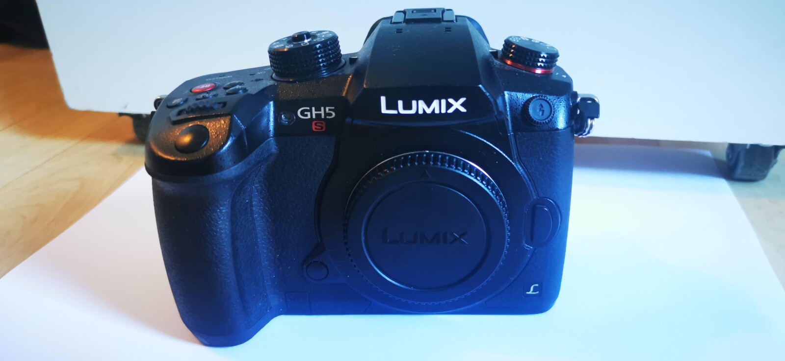 Panasonic Lumix GH5s + 2 batteries + 2 cartes SD - Photo 2 sur 2