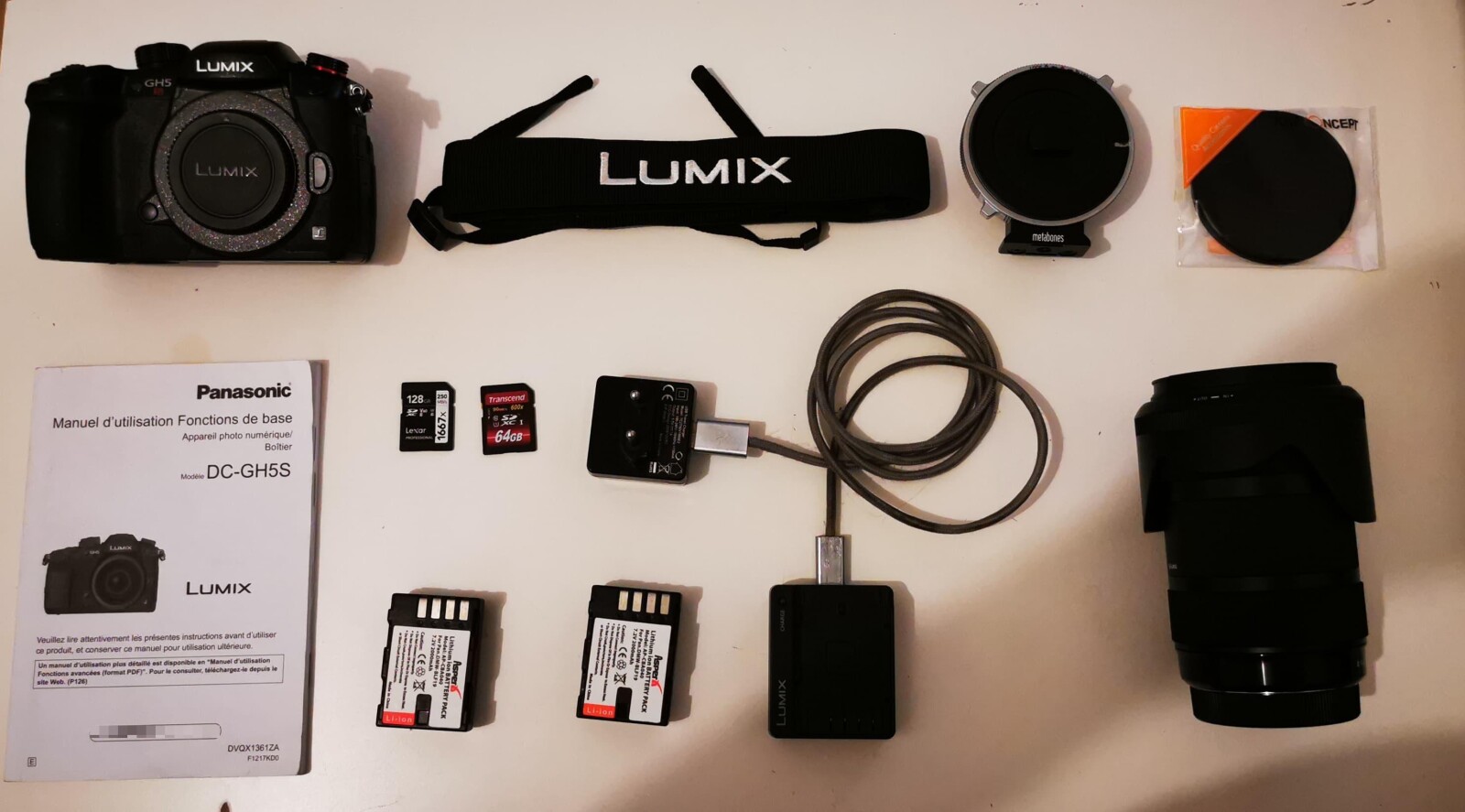 PANASONIC LUMIX GH5s + METABONE SpeedBooster + Objectif SIGMA 18-35 + 2 batteries + 2 cartes SD - Photo 1 sur 5