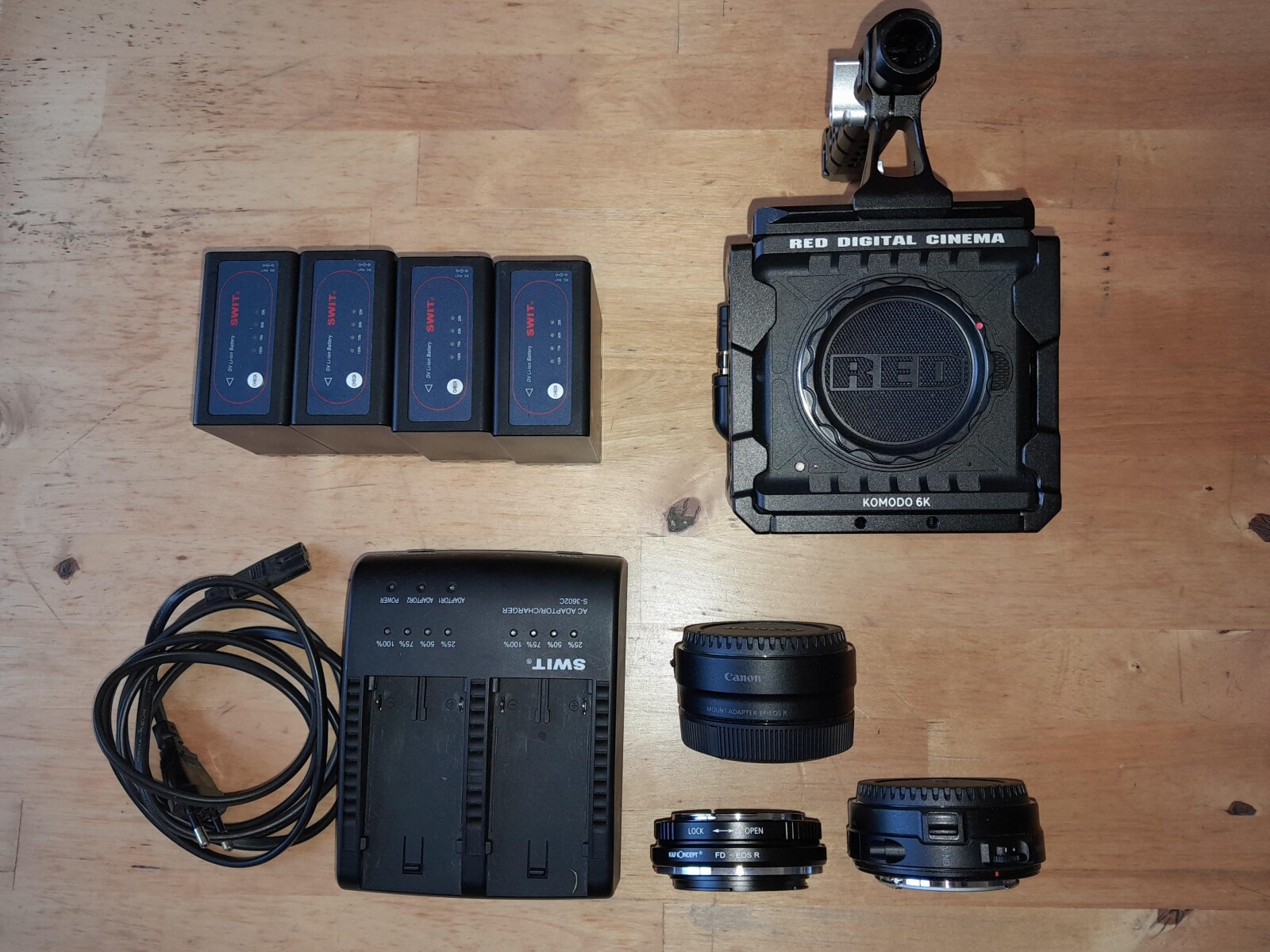 RED KOMODO 6K SUPER 35 - DOCU KIT - Photo 1 sur 5